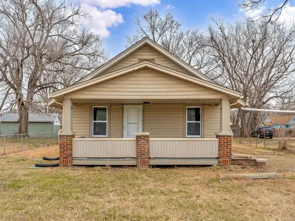 2904 NE Seward Ave, Topeka, KS 66616