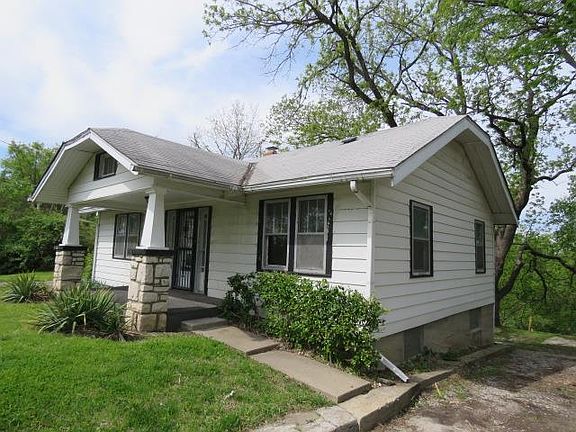3rd image of 5484 Muncie Dr