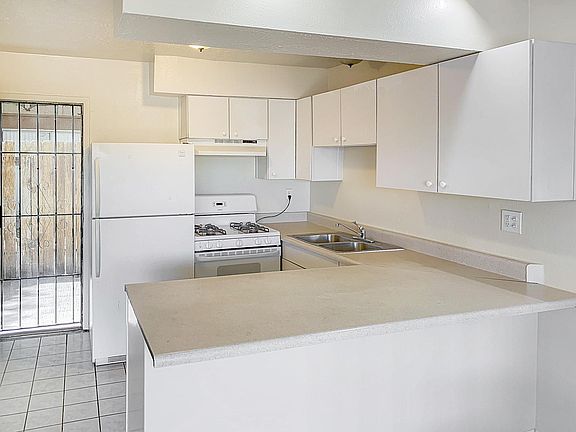 3rd image of 525 Ortiz Dr SE APT C
