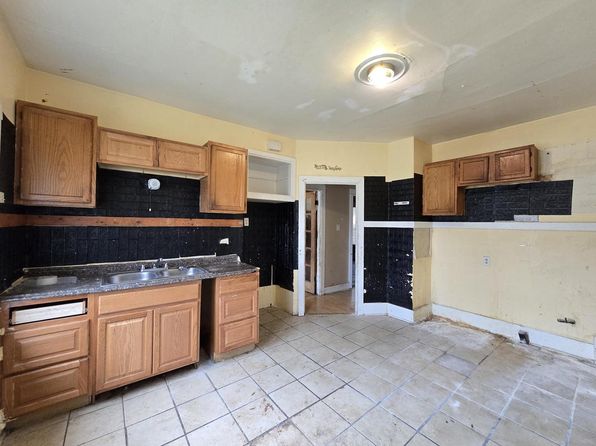 2804 North 38th STREET, Milwaukee, WI 53210