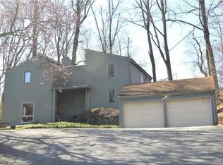 718 Winchester Rd, Broomall, PA 19008