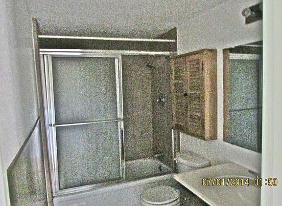 3rd image of 803 Royal Ln APT A