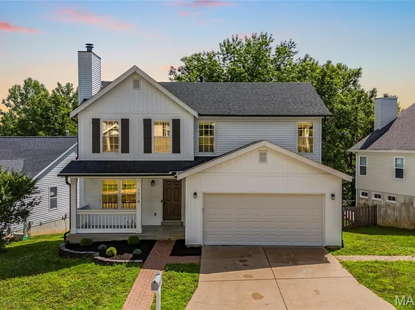 1518 Glenn Brooke Woods Cir, Ballwin, MO 63021
