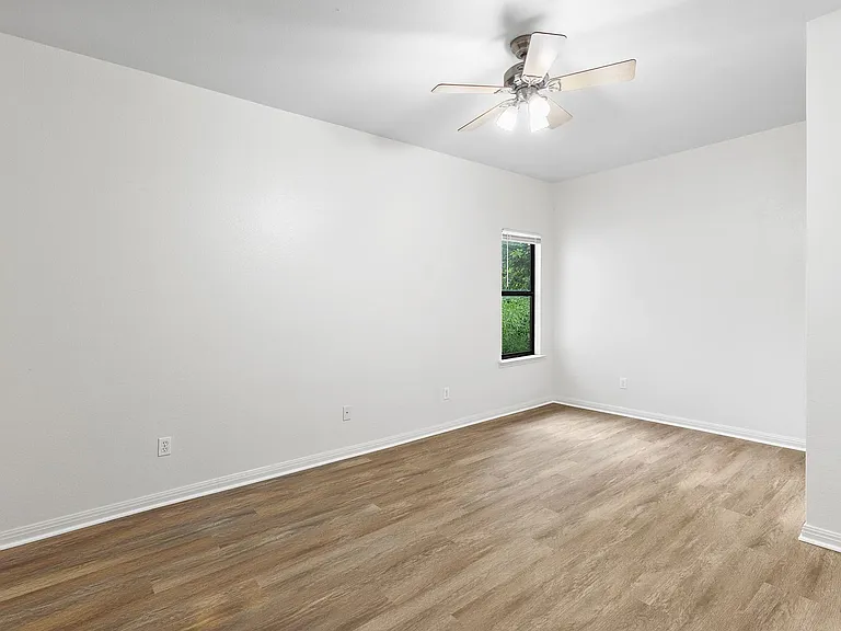 1103 Advance St — Photo 17
