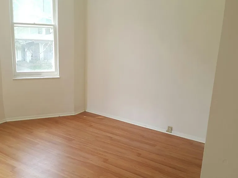 411 Noble St — Photo 6