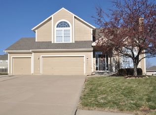 2301 SW Stone Bridge Ct, Lees Summit, MO 64082