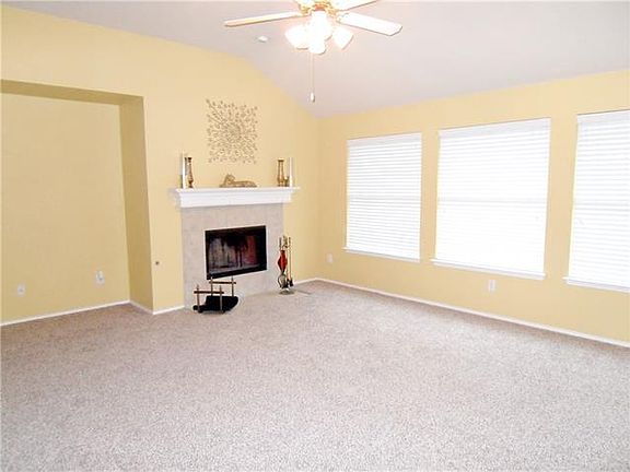 5th image of 1406 Cedar Springs Dr