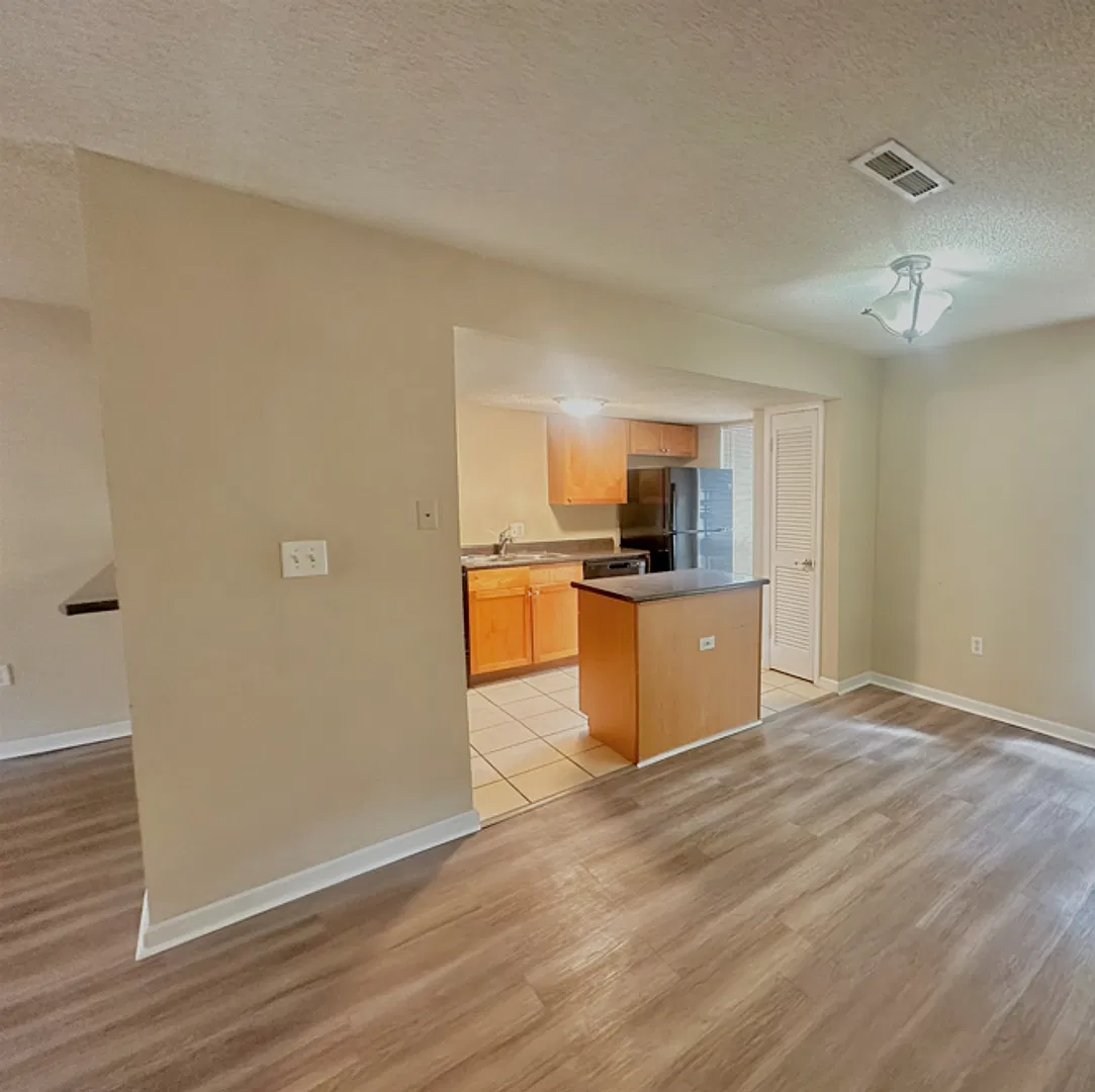 1810 NW 23rd Blvd #241 (Creek's Edge) — Photo 2