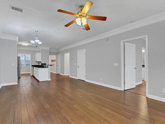 3rd image of 2310 Elliott Ave APT 321