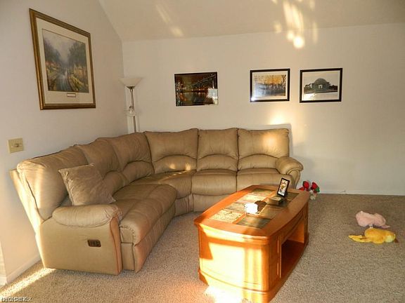 5th image of 1394 Troon Ave