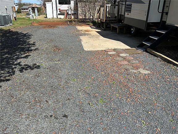 3rd image of 109 Gregory Dr Lot B275