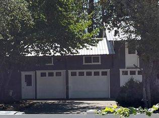 187 Woodduck Ln, Cave Junction, OR 97523