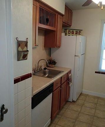 3rd image of 427 Robert Ave