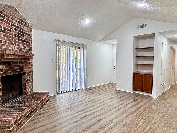 4th image of 7554 Boxwood Ct