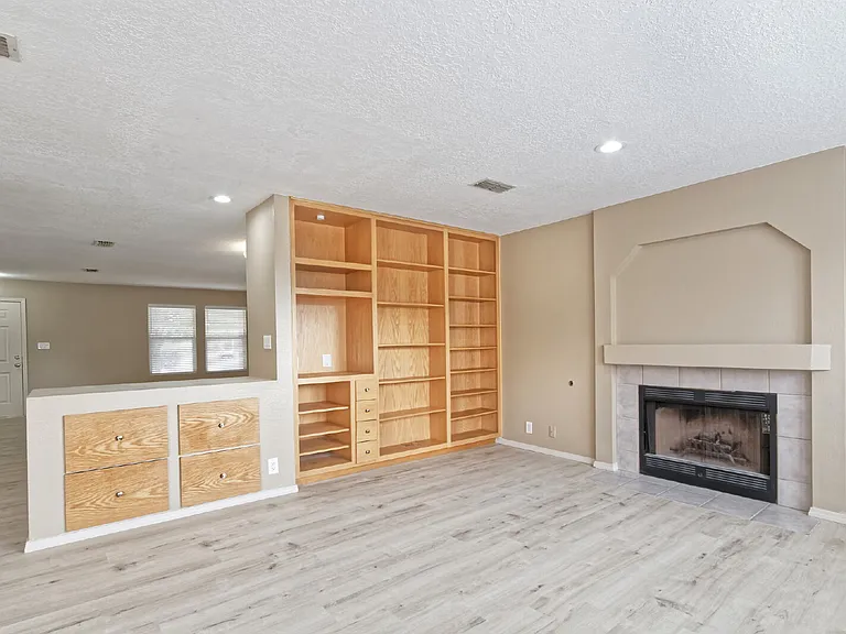 6900 Poppy Pl NW — Photo 4