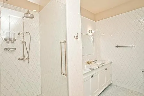 Sold by Keller Williams NYC | media 8