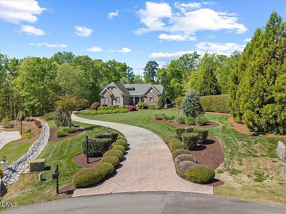 2nd image of 417 Laurel Knoll Dr