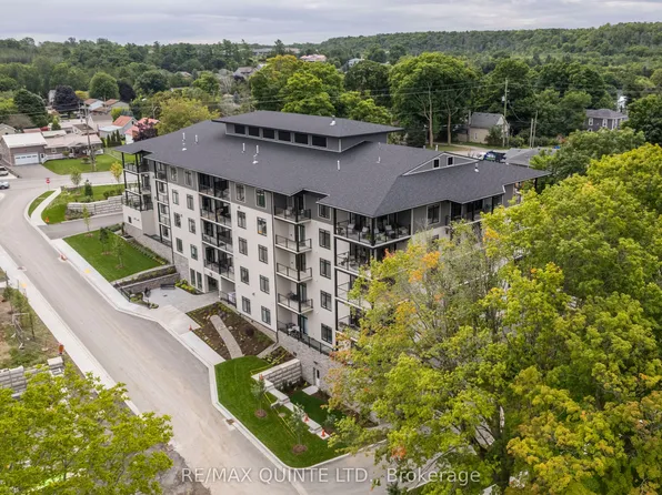 17 Cleave Ave #407, Prince Edward County, ON K0K 2T0