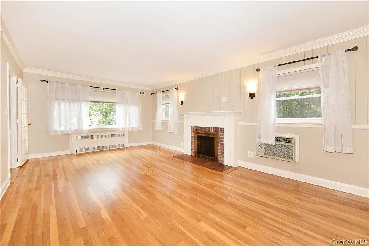 3 bed, 2.5 bath, 1912 sqft, $6,000 — Photo 3