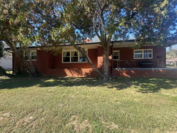 3833 Longwood Dr