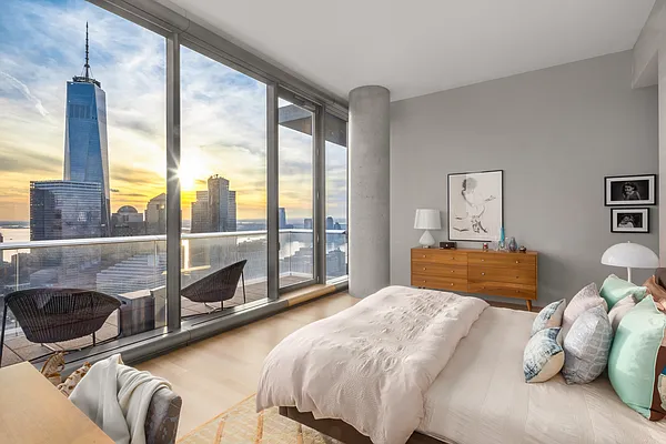 Sold by Compass | media 10