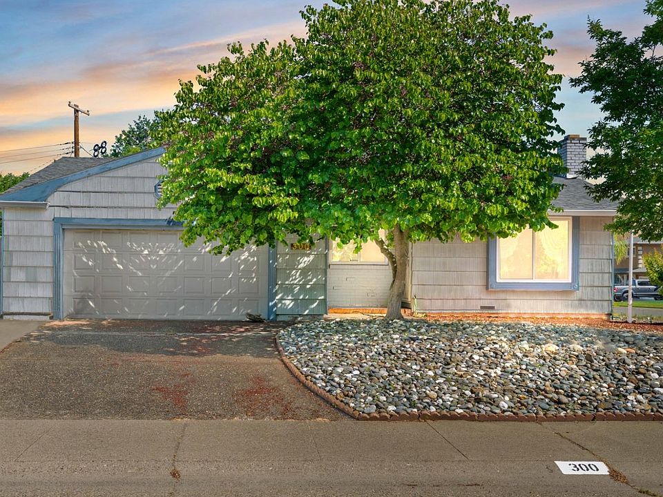 1st image of 300 Zola Ave