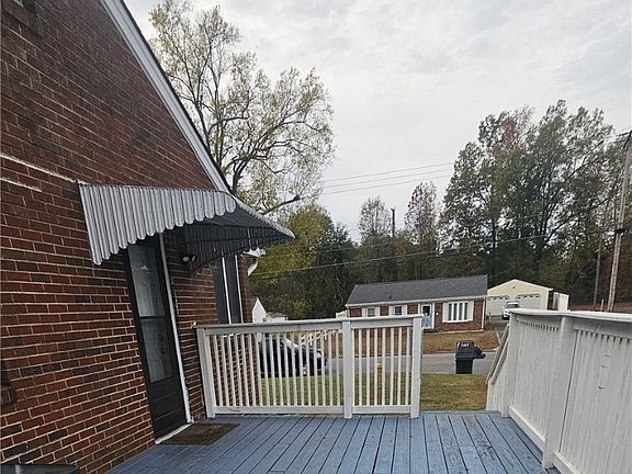 3rd image of 506 Old Town Dr