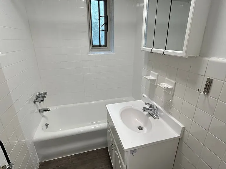 St. Luke's Place Apartment Homes — Photo 19