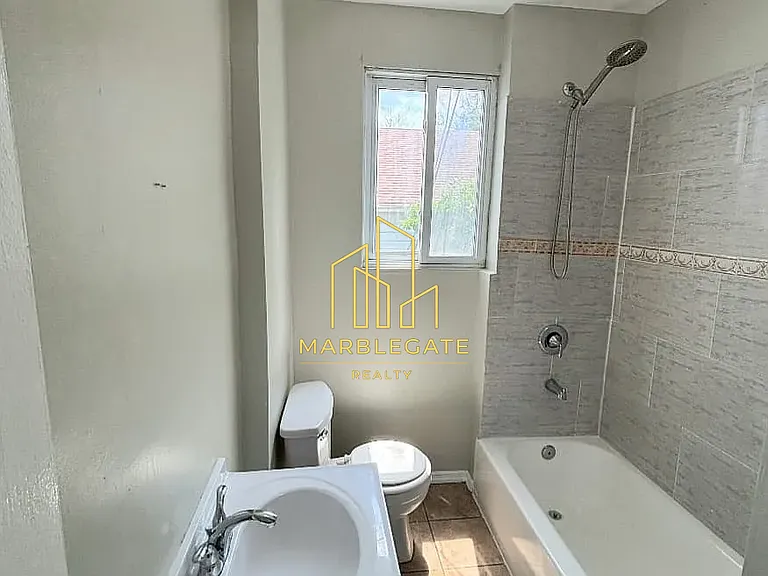 27-29 N Munn Ave #22 — Photo 11