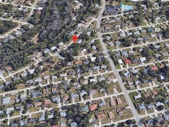 4th image of 8138 Cypress Dr S