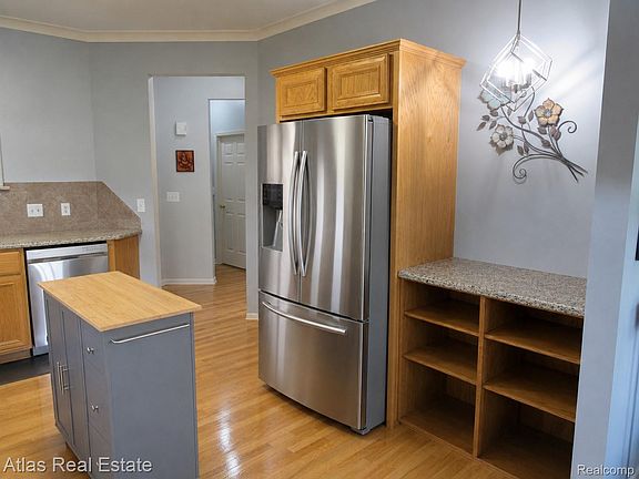 5th image of 1031 Maya Ct