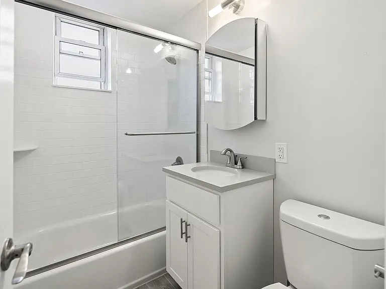 101 Terrace Avenue Apartments — Photo 11