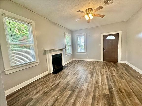 4th image of 404 Radiance Ave