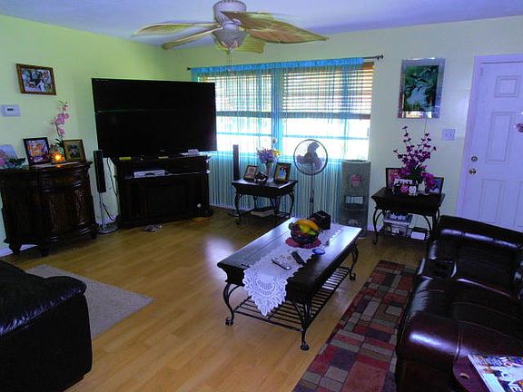 2nd image of 1474 Rose Cir