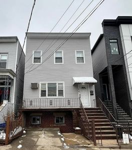 22 Zabriskie St, Jersey City, NJ, 07307