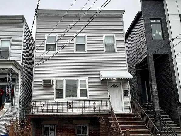 22 Zabriskie St, Jersey City, NJ 07307