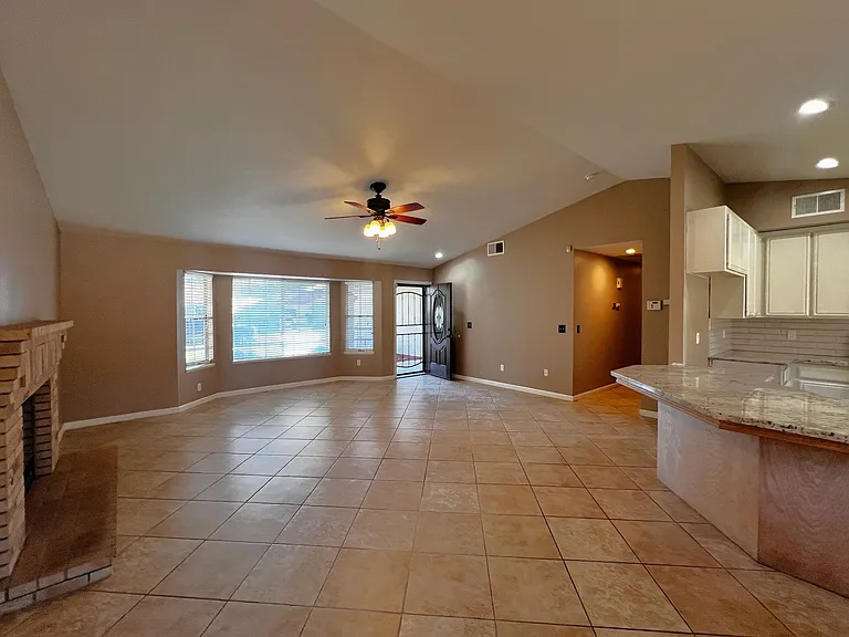 516 Sun Rose Ave — Photo 5