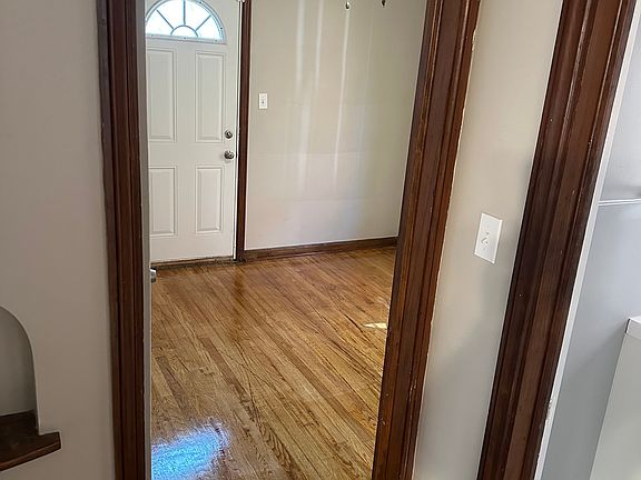 2nd image of 15060 Mayfield St