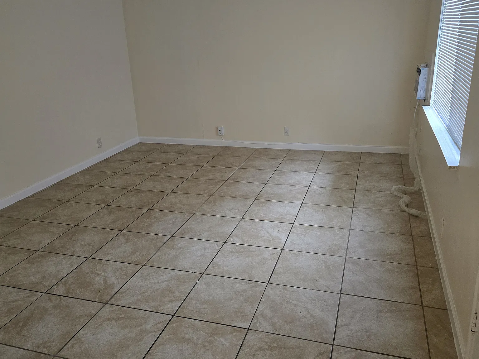 1 bed, 650 sqft, $1,500 — Photo 4