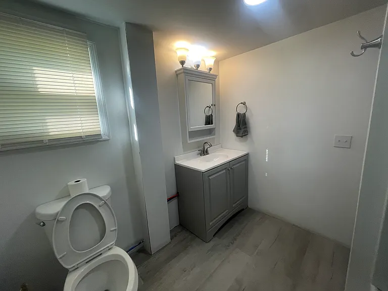 66 Lincoln Ave — Photo 5