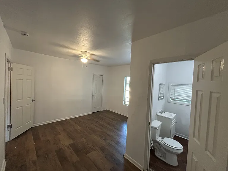 1303 Bell St — Photo 14