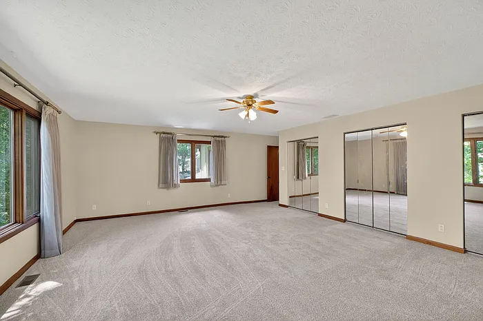 4631 Graceland Ave — Photo 25