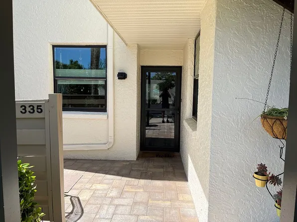 335 Springdale Dr, Bradenton, FL 34210