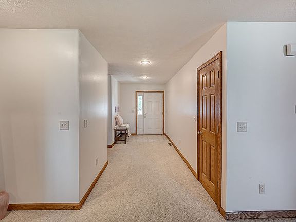 5th image of 715 Kingwood Dr
