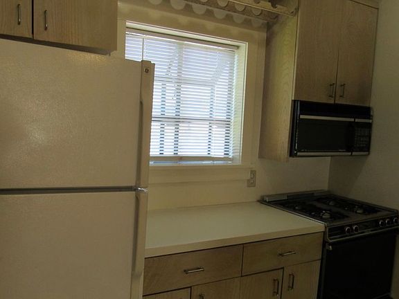 5th image of 931 E Fortification St APT A
