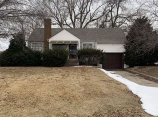 25597 Pathfield Rd, Glenwood, IA 51534