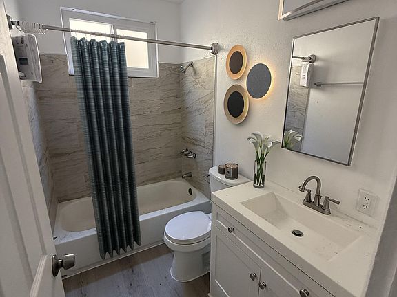 5th image of 3526 Vinton Ave #2
