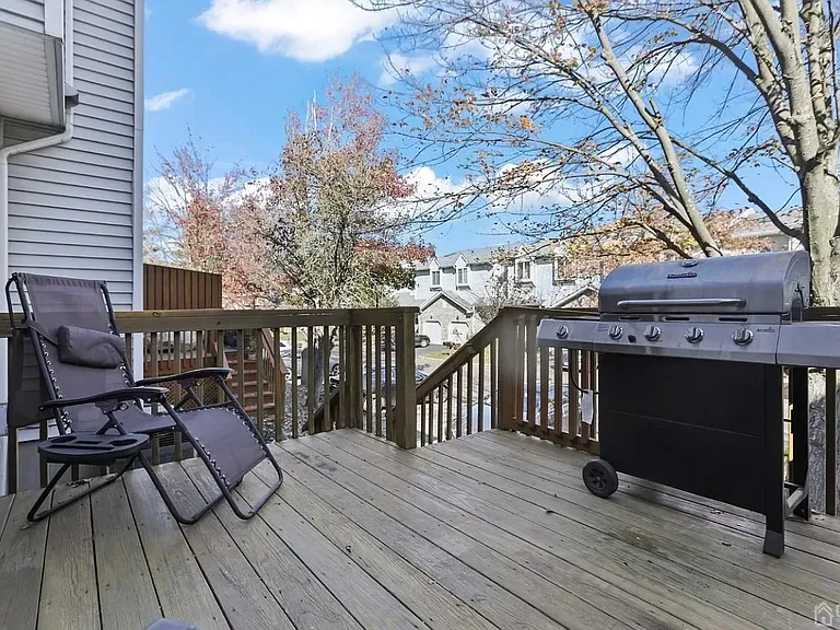 12 Donamar Ln — Photo 2