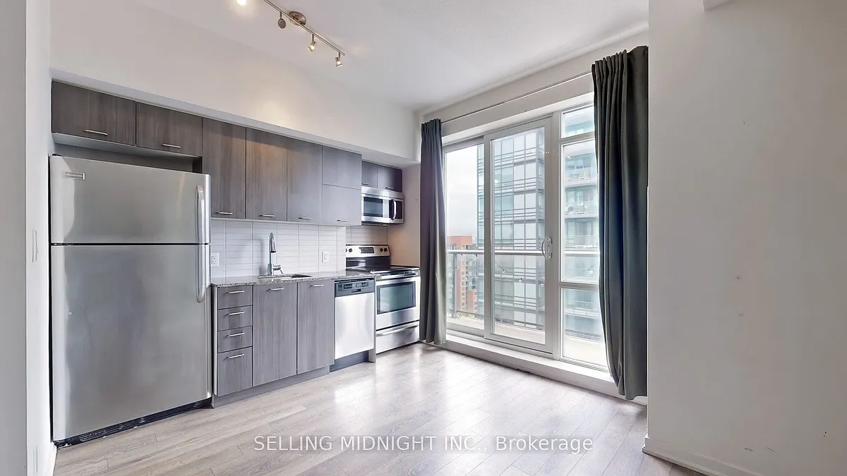 Building Photo - 20 Joe Shuster Way #1404