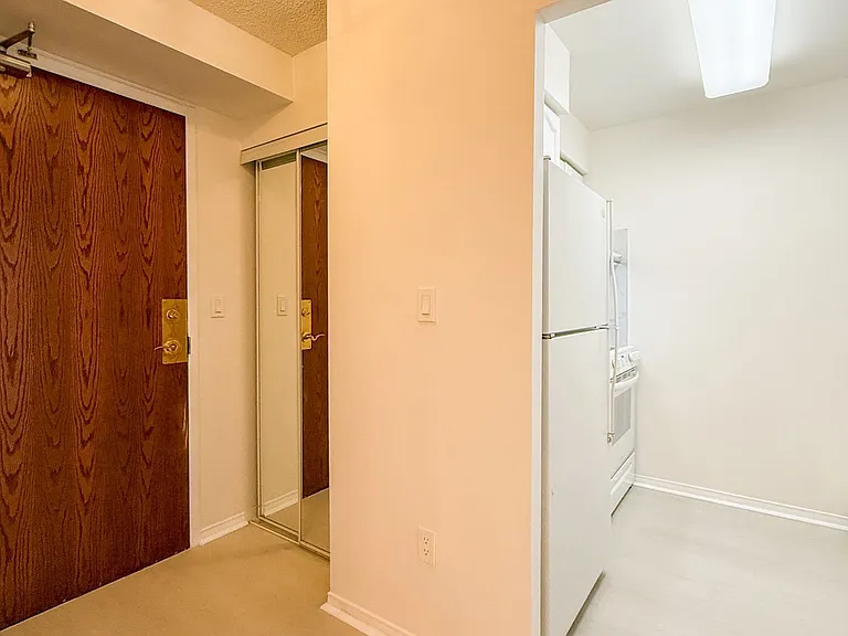 3 Pemberton Ave #206 — Photo 4